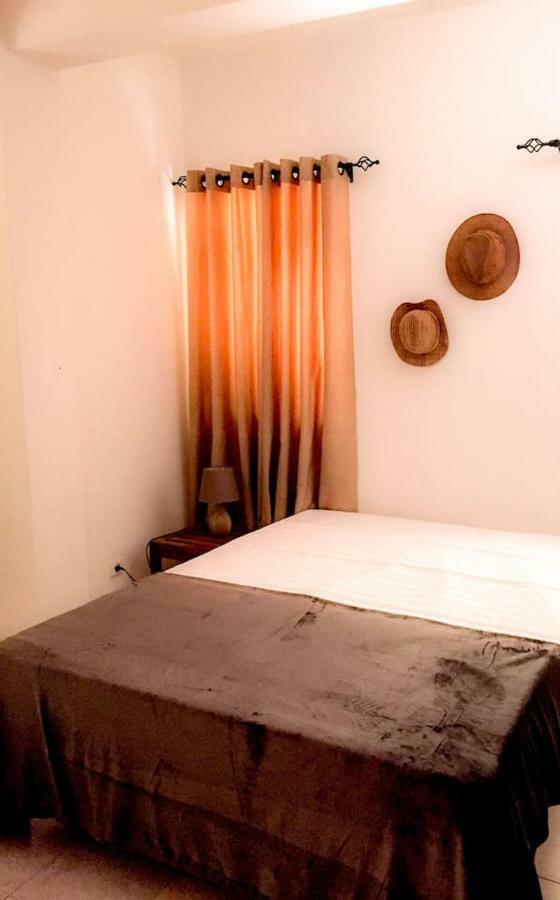 Fully Equipped 3-Bedroom Apt In Downtown Πράγια Εξωτερικό φωτογραφία